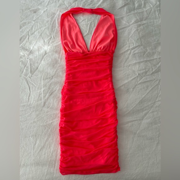 Guess bodycon fuscia halter dress - Picture 4 of 4